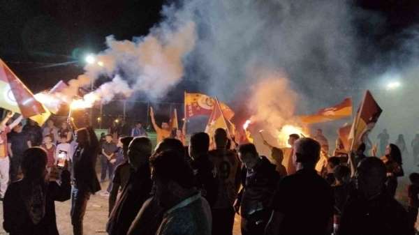 Galatasaray 25. şampiyonluğu Denizli'de coşkuyla kutlandı