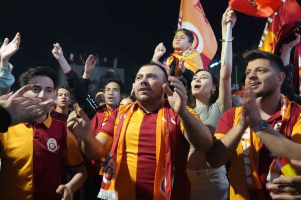Galatasaray'ın şampiyonluğu Ankara'da coşkuyla kutlandı