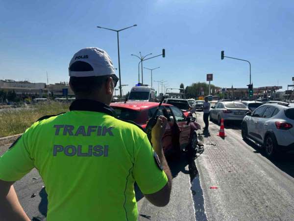 Uşak'ta zincirleme kaza: 7 yaralı
