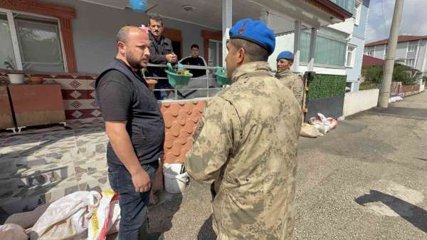 Turhal'da taşkın alarmı, jandarma ev ev gezip uyardı