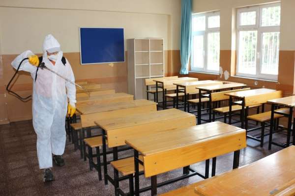 Atakum Belediyesi LGS öncesi okulları dezenfekte etti 