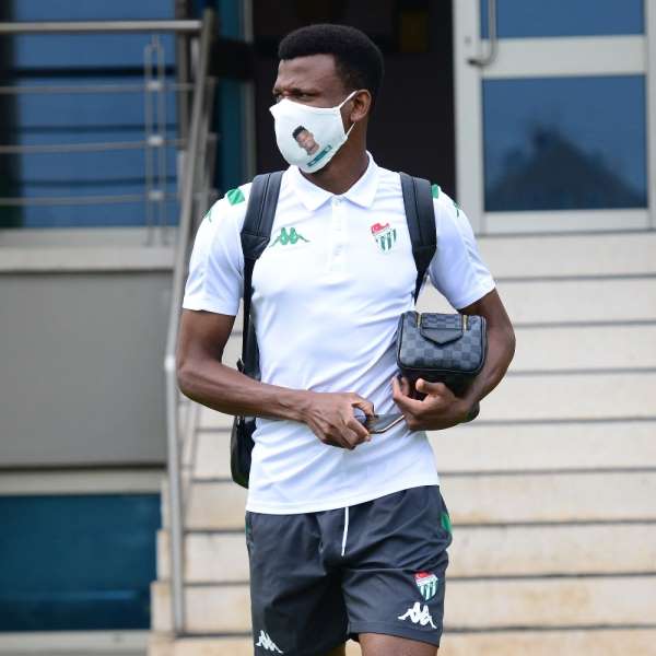 Timsah 97 gün sonra sahaya çıkıyor