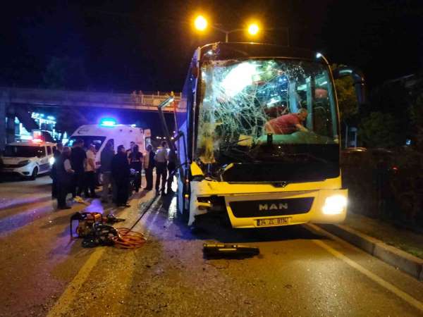 Amasya'da yolcu otobüsü tıra çarptı: 5 yaralı