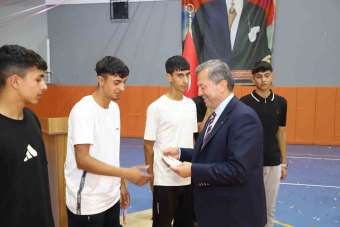 Adil Sani Konukoğlu Spor Lisesi'nde mezuniyet heyecanı