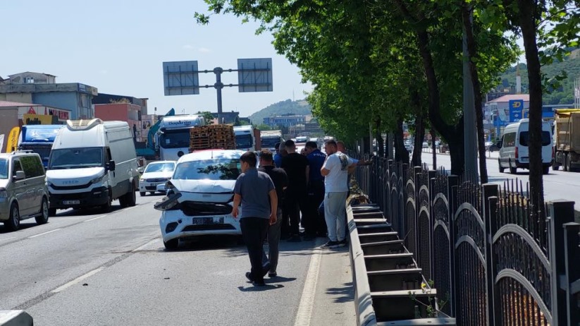 Samsun'da 4 araçlı zincirleme trafik kazası: 2 yaralı