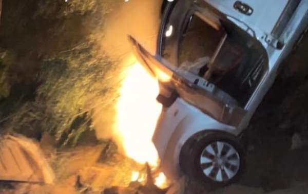 Kaza sonrası alev araçtan kendi imkanları ile çıkan sürücü hastaneye kaldırıldı