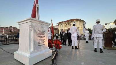 'Türkiye Şehitlerini Anıyor' programı Çanakkale Deniz Müzesi'nde gerçekleştirildi