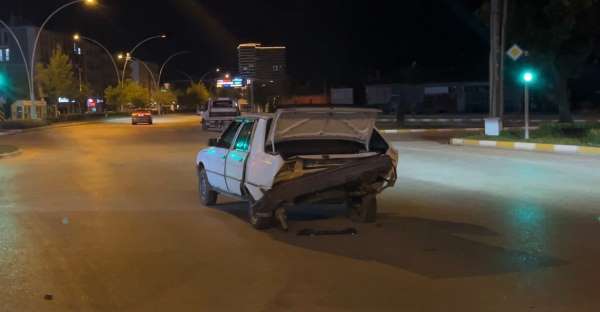 Çorum'da kazaya karışan sürücü aracını bırakıp kaçtı