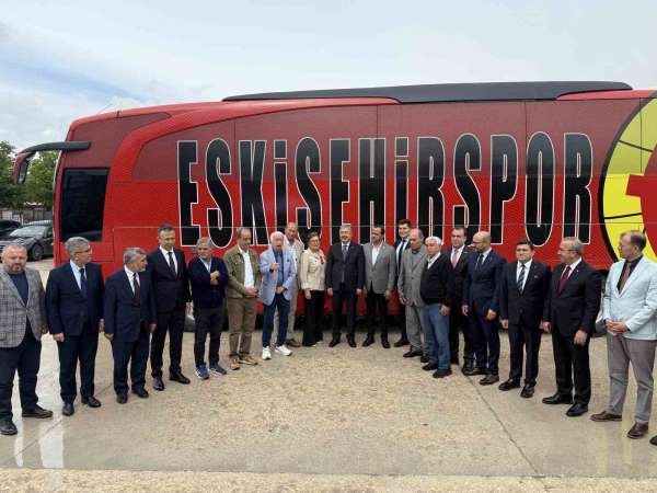 Eskişehir'de Fethi Heper Spor Ortaokulu düzenlenen törenle hizmete açıldı