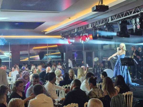 Ferhat Göçer ve Ömür Gedik'ten konser