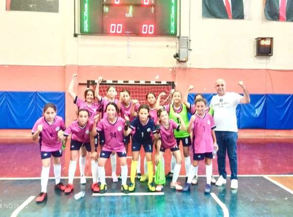 Şehit Rıfat Tunçbilek Ortaokulu'ndan futsalda önemli dereceler
