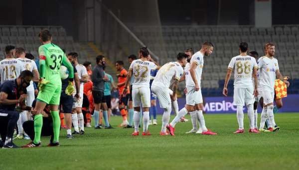 Süper Lig: Medipol Başakşehir: 1 - Kayserispor: 0 (İlk yarı) 
