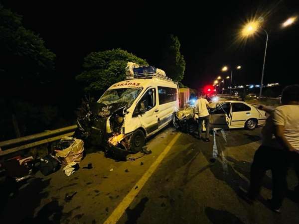Afyonkarahisar'da minibüs kazası, 1 kişi öldü, 6 kişi yaralandı