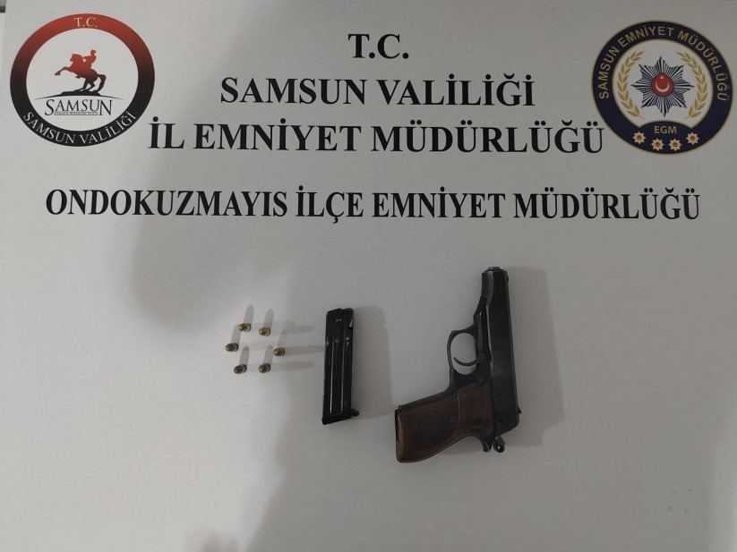 Samsun polisi, üst aramasında silah ele geçirdi