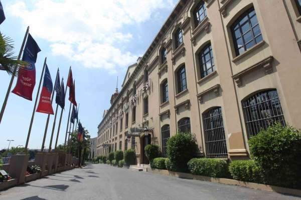 Kadir Has Üniversitesi'ne YÖKAK'tan tam akreditasyon