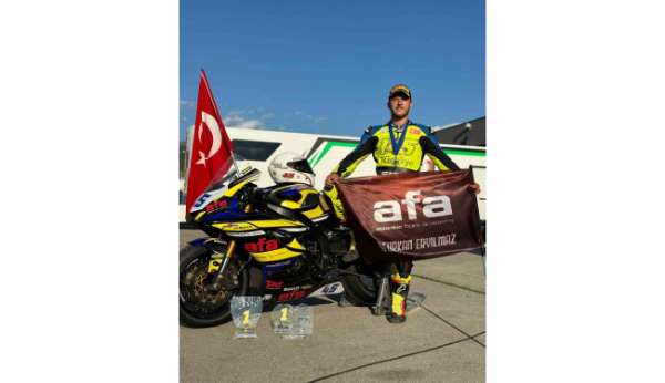 Manisalı Furkan Hırvatistan'dan kupalarla dönüyor