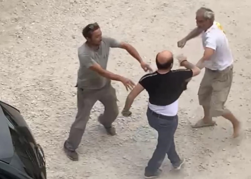 Samsun'da otoparkta silahlı kavgada 2 kişi yaralandı: Olay anı kamerada