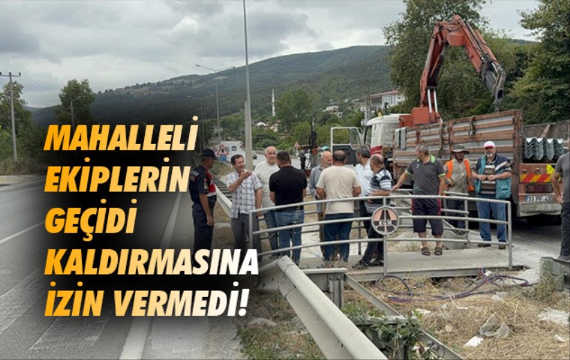 'Yaya geçidi kaldırılmasın' diye 5 saat geçit üzerinde beklediler