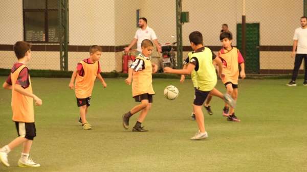 Erzincan'da yaz spor okulları devam ediyor