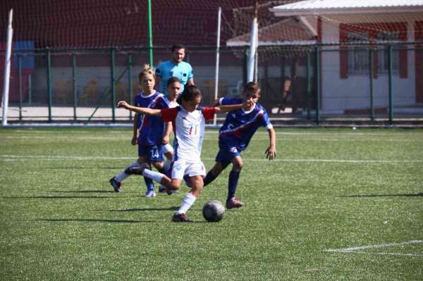 Gölpazarı'nda U-11 Gölpa Cup heyecanı yaşandı