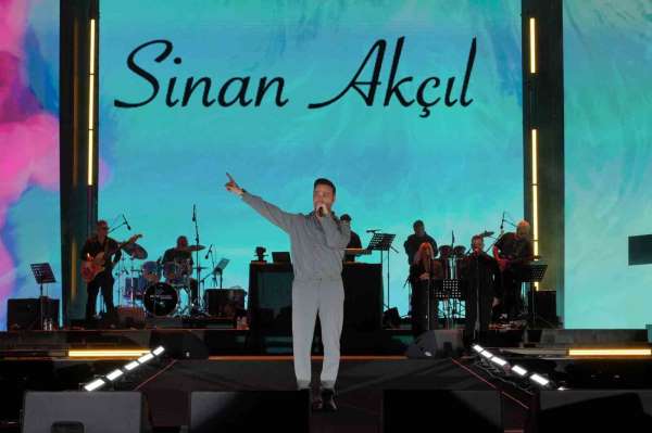 Sinan Akçıl'dan Erzurum'da unutulmaz konser