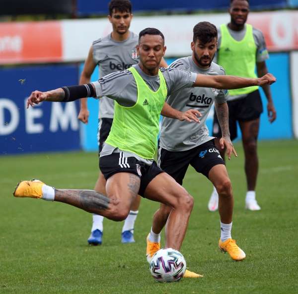 Al Ahli, Josef'i FIFA'ya şikayet ediyor