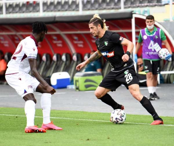 Süper Lig: Yukatel Denizlispor: 0 - Trabzonspor: 0 (İlk yarı) 