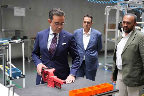 DSO heyeti, Denizli Model Fabrika için İzmir'de önemli temaslarda bulundu