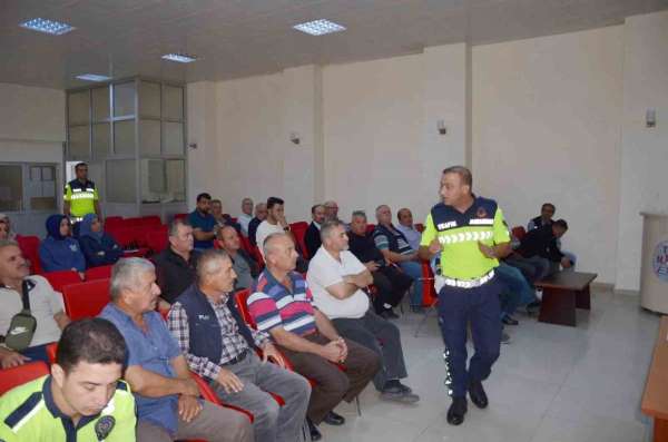 Boyabat'ta servis şoförleri ve rehber personellere trafik eğitimi