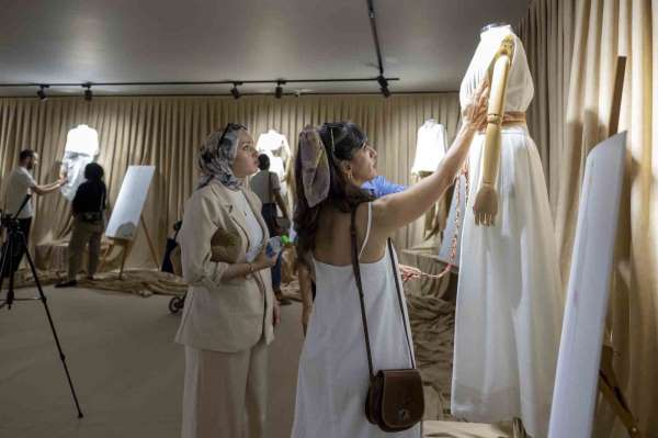 'Mersin Dokumaları Kıyafet Sergisi' Tarsus Üniversitesi öğrencilerine ilham oldu