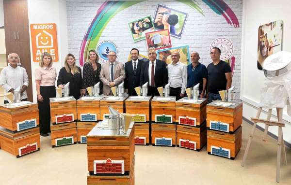 Migros Aile Kulübü'nden kursiyerlere arıcılık başlangıç seti desteği