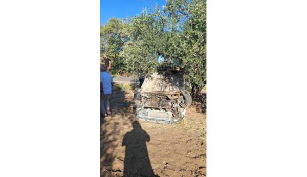 Altınözü'nde otomobil zeytinliğe uçtu: 1 yaralı