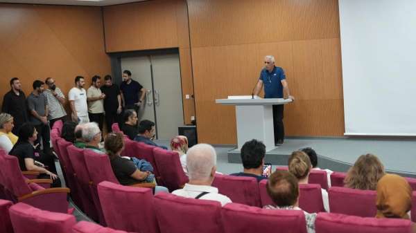 İnönü Üniversitesi'nde akademisyenlere dijital podyum eğitimi