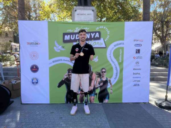 Mudanya Triatlonu'nda azmin adı Muhammed Ali Aydın