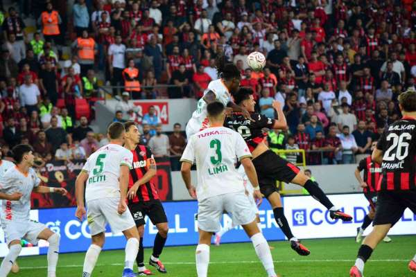 Trendyol Süper Lig: Çorum FK: 1 - Corendon Alanyaspor: 2