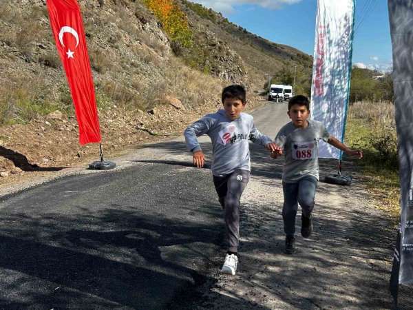 Ardahan'ın koşan yıldızları Posof'ta parladı