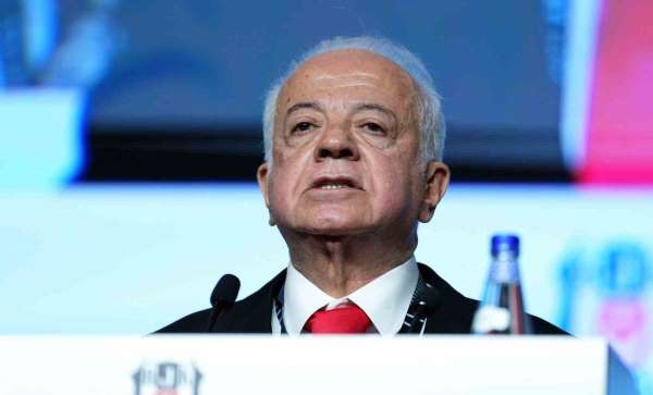 Beşiktaş'ta divan başkanı adaylar konuşmalarını gerçekleştirdi