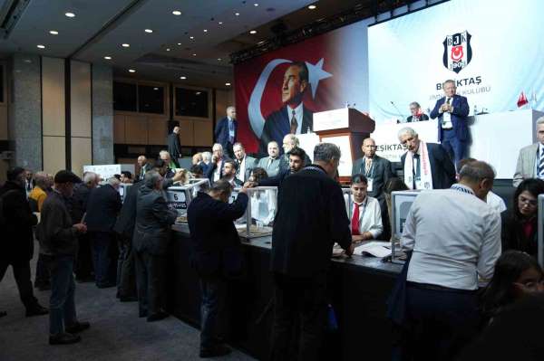 Beşiktaş'ta divan başkanı adayları oylarını kullandı