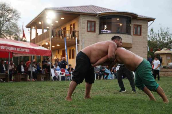 İsmet Atlı Karakucak Güreşleri'ni Recep Kara kazandı