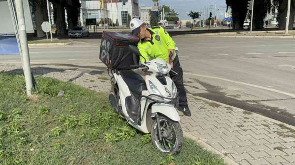Samsun'da motosiklet kaldırıma çarptı: 1 yaralı