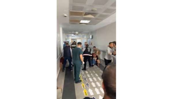 Şanlıurfa'da hastane acilinde tekme tokat kavga kamerada