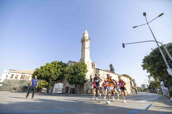 Uluslararası Tarsus Yarı Maratonu'nda Türk sporcular damga vurdu