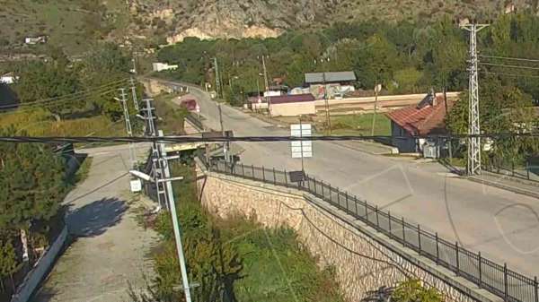 Amasya'da minibüsün dereye uçtuğu kaza kameraya yansıdı