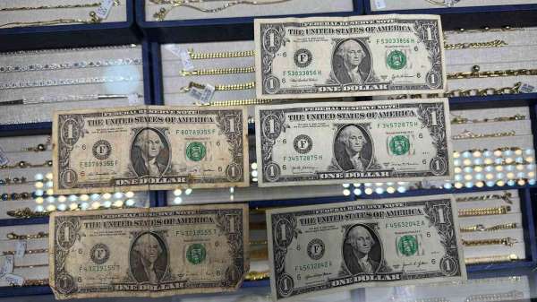 FETÖ'den Kuriş örgütüne 2 eski, 3 yeni tarihli F serisi 1 dolar
