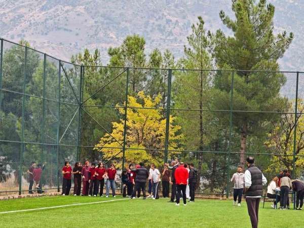 Sason'da Cumhuriyet Kupası Atletizm Yarışmalarına 110 öğrenci katıldı