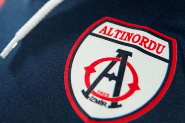 Altınordu, futbol okullarını geçici olarak kapattı
