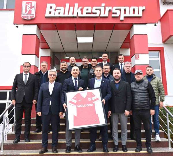 Balıkesir Büyükşehir Belediye Başkanı Ahmet Akın, Balıkesirspor Kulübü'nü ziyaret etti