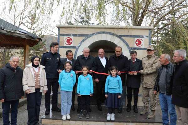 Bayburt'ta şehit Ömer Halis Demir adına yaptırılan çeşmenin ve Taht köyü konağının dualarla açılışı yapıldı