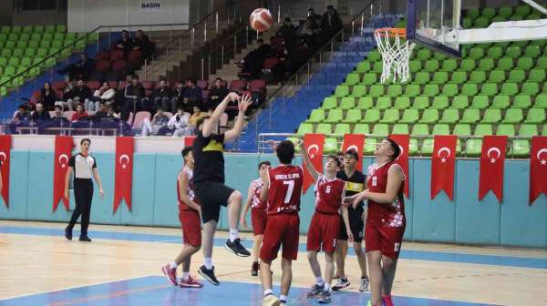 Elazığ'da basketbol U18 yerel lig mücadelesi başladı