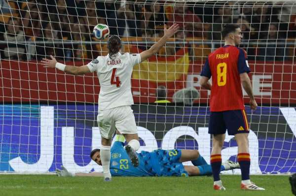 İspanya'ya ilk goller Türkiye'den